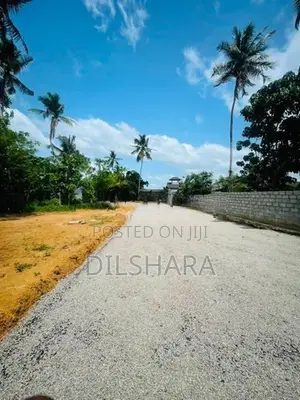නුවර කොළඹ මාර්ගයට ඉතාම ආසන්නව වටිනා බිම් කොටස් කිහිපයක්