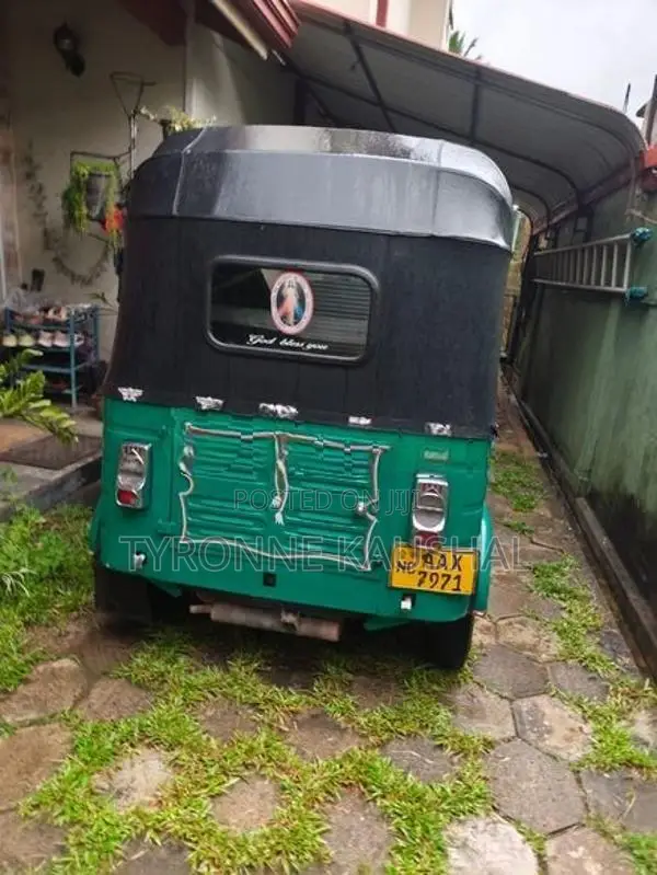 Bajaj RE Three wheel 2015