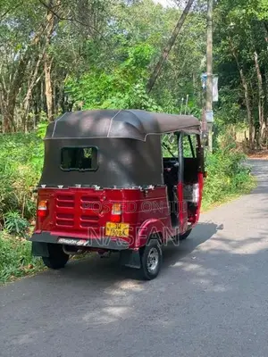 Bajaj RE 2005
