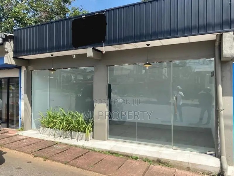 ( IC-1117) Highly Valuable Commercial Shop Space Rent in Godagama