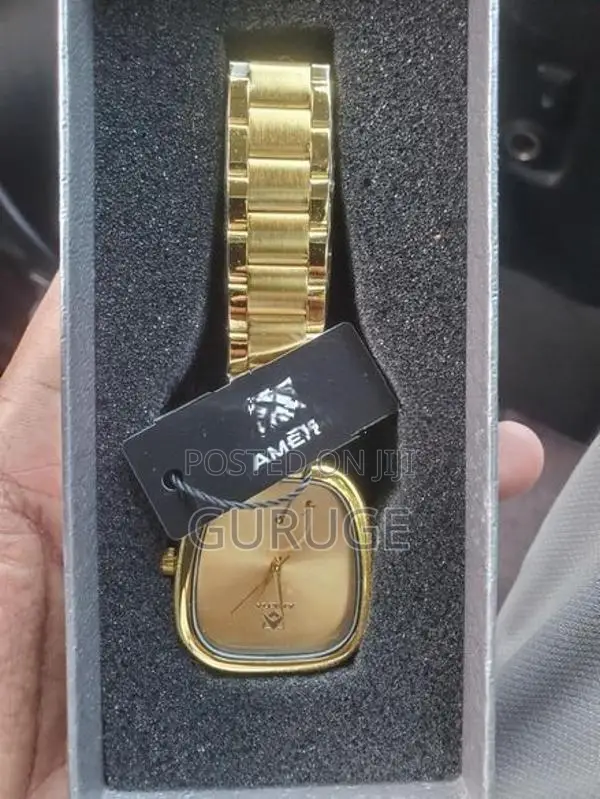 women stylish wristwatch