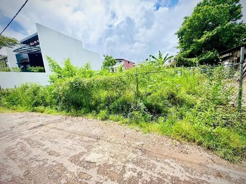 (SL1018) 7.5 Perch Land for Sale in Nugegoda