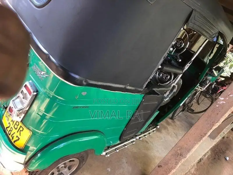 Bajaj RE 2017