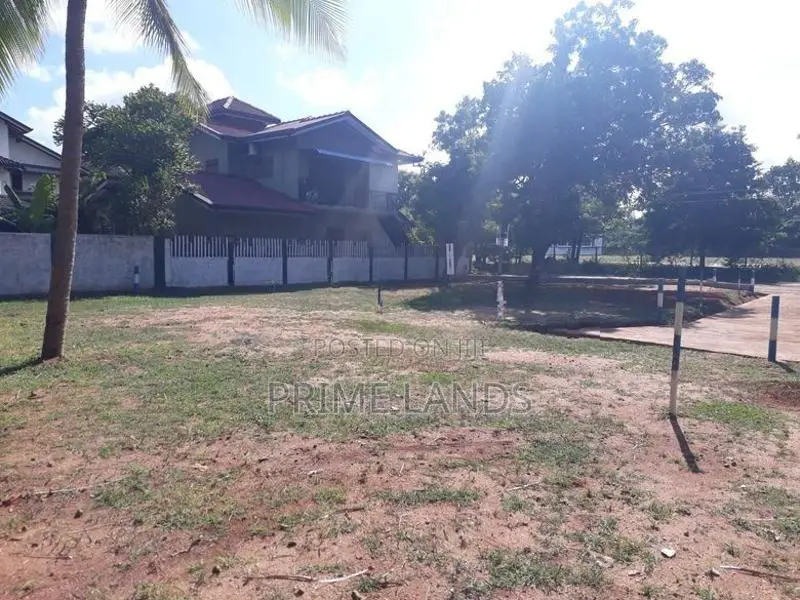Land in Anuradhapura, Dhaiyagama Junction
