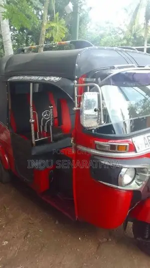 Bajaj RE 2016