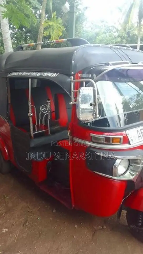 Bajaj RE 2016