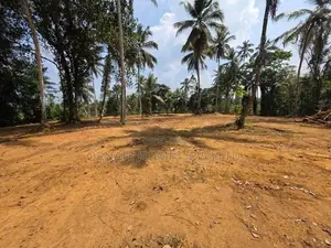 Mawak Oya Facing Land for Sale - Padukka