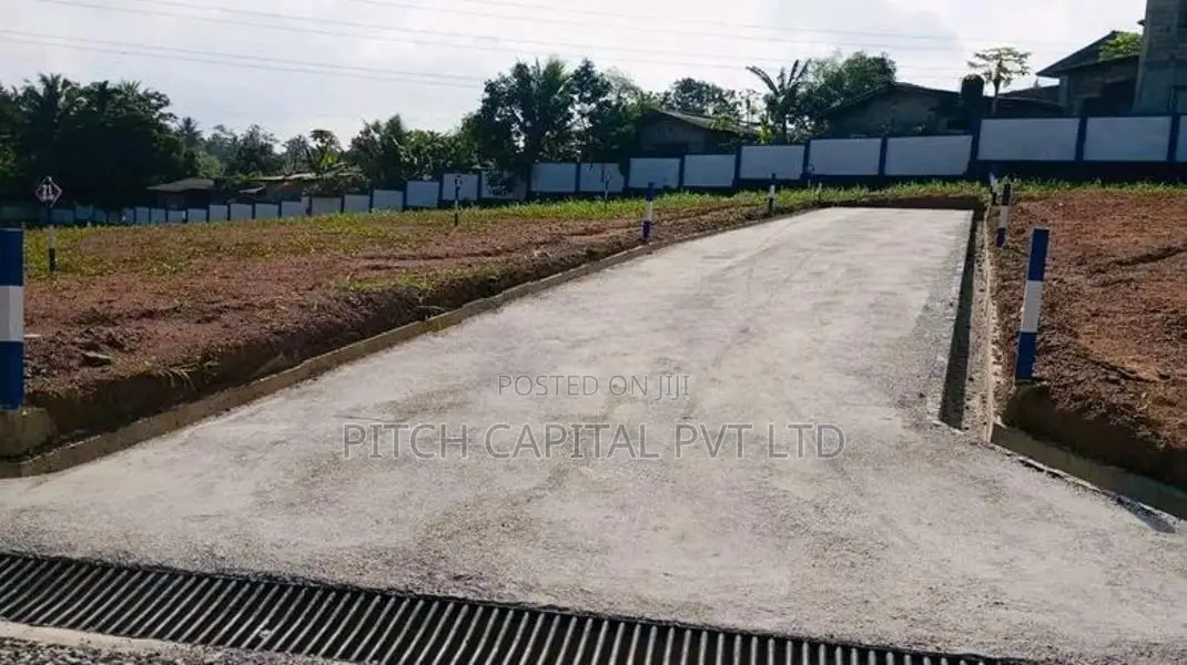 122 ප්‍රධාන පාරට මුහුණලා වටිනා බිම් කොටස් කලුඅග්ගලින්