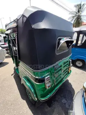 Bajaj RE 2015