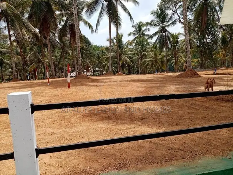 යක්කල - වරපලාන ඉඩම