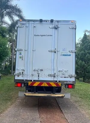 Isuzu Elf Unr18½ Freezer lorry 2018