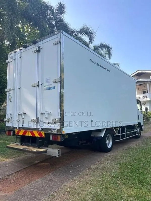 Isuzu Elf Unr18½ Freezer lorry 2018