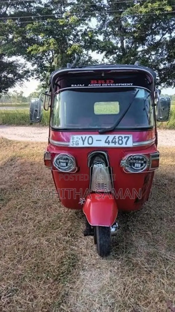 Bajaj RE thevell 2011