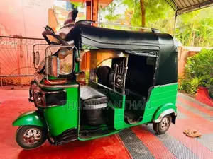 Bajaj RE 2015