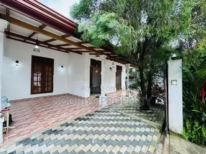 Architectural Designed Newly Build House for Sale in Piliyandala Halpi