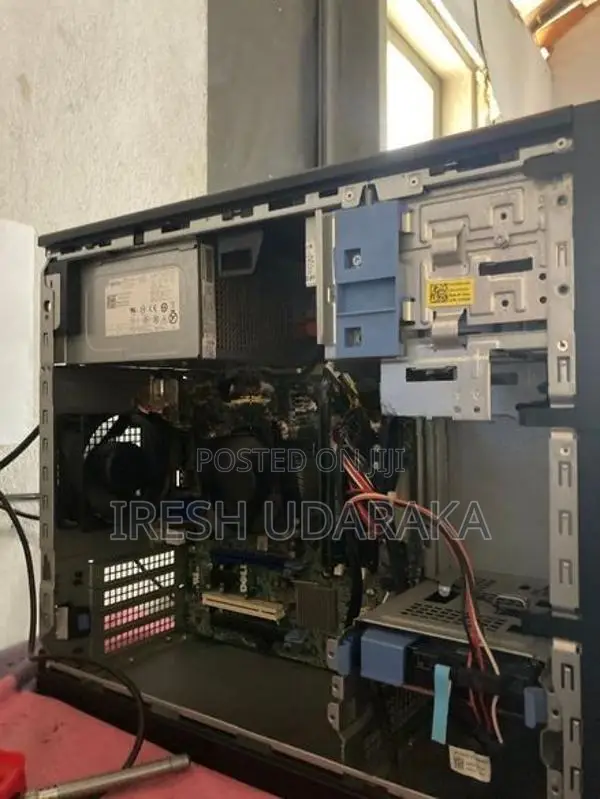 Dell Computer with HP Monitor