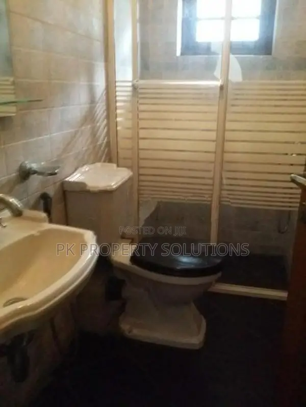 House for Rent in Colombo 7 ( File No 810 B )not Facing Hortan Place