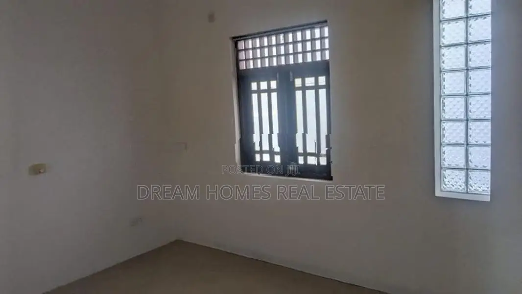 Near Thalawathugoda Junction 2 Storey House for Rent