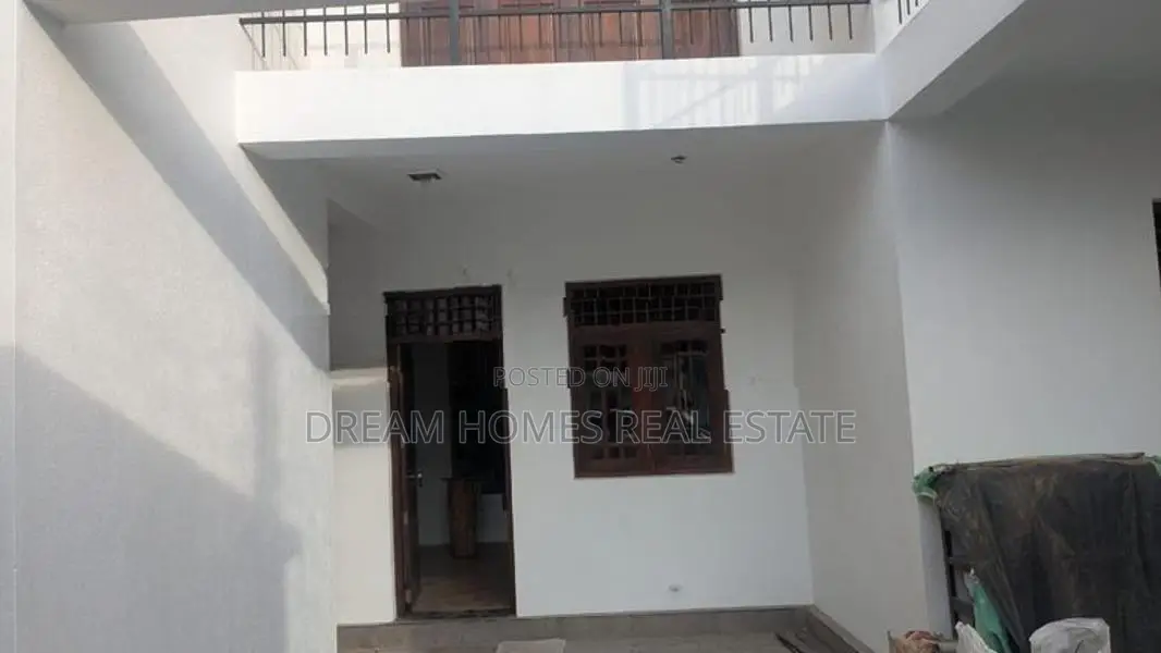 Near Thalawathugoda Junction 2 Storey House for Rent