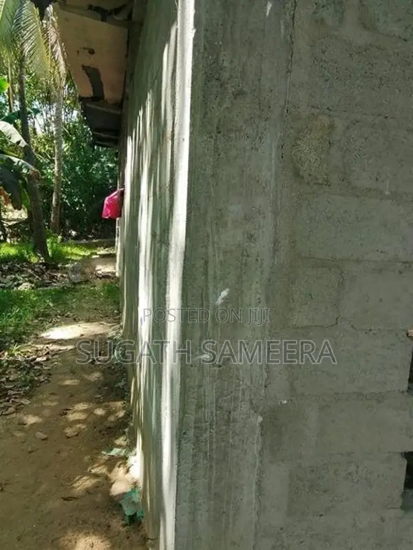 Idamak Samaga Idikaramin Pawathina Niwasak Wikinimata - Mihidhupura