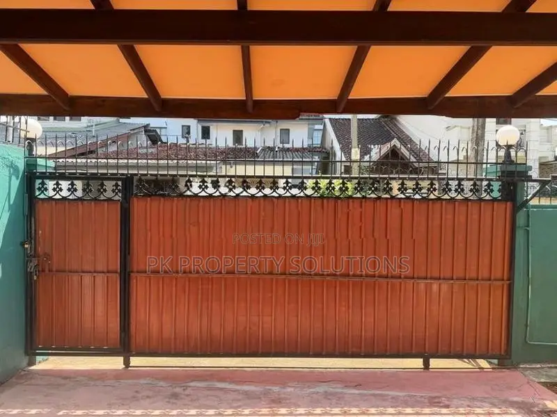House for Rent in Kohuwala (File No 5253B ) Off Sunethradevi Road,