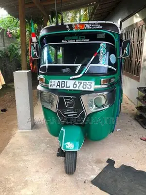 Bajaj RE 2016