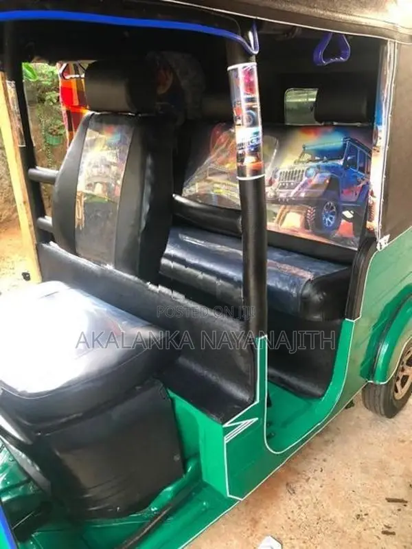 Bajaj RE 2016