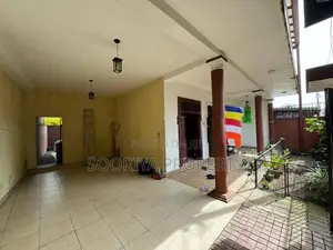 4 Bedroom 2 Story House for Sale in Piliyandala