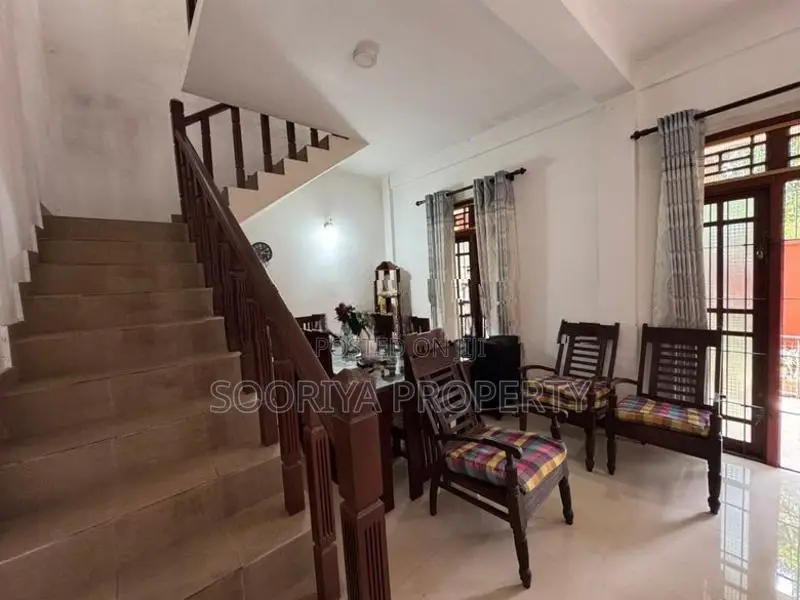 4 Bedroom 2 Story House for Sale in Piliyandala