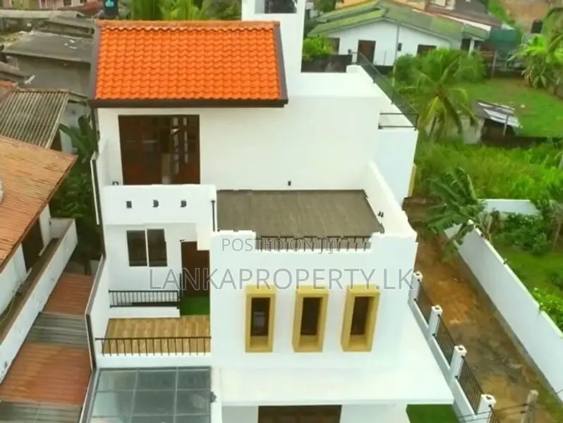 Fully completed house for sale in National Housing Scheme – Kiribathgo