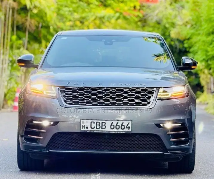 Land Rover Range Velar P300 R-Dynamic SUV 2018