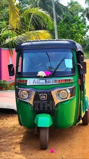 Bajaj RE 2018
