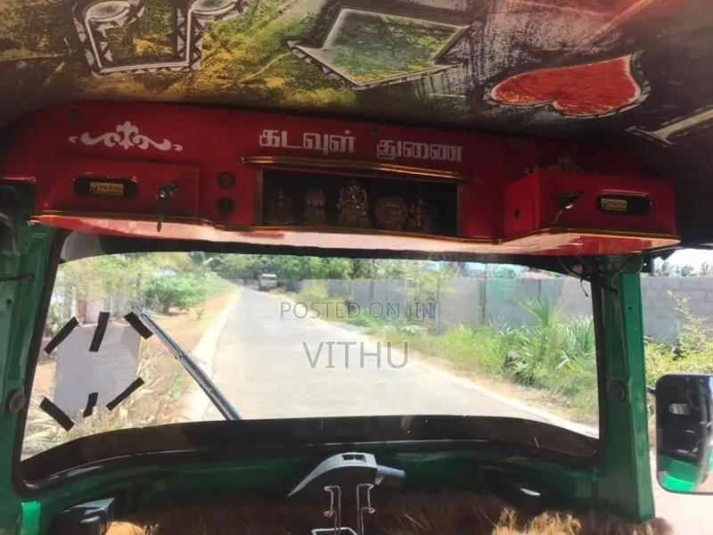 Bajaj RE 2018