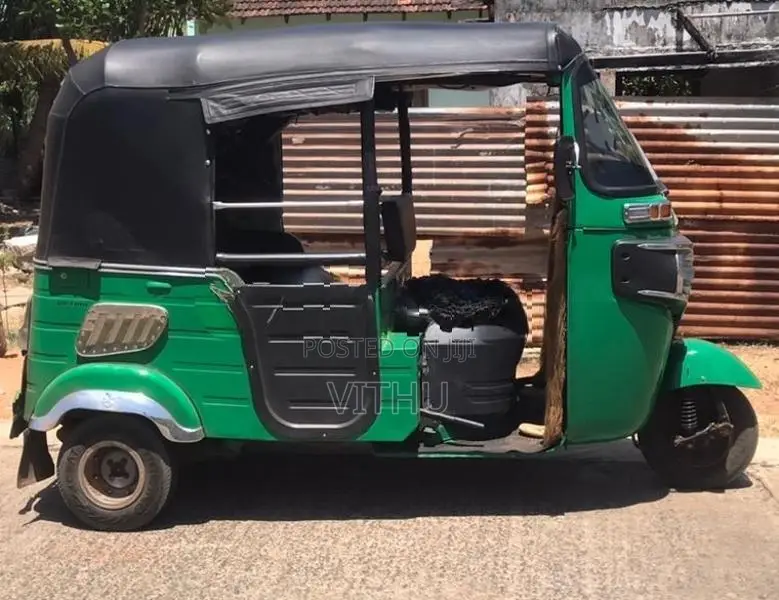 Bajaj RE 2018