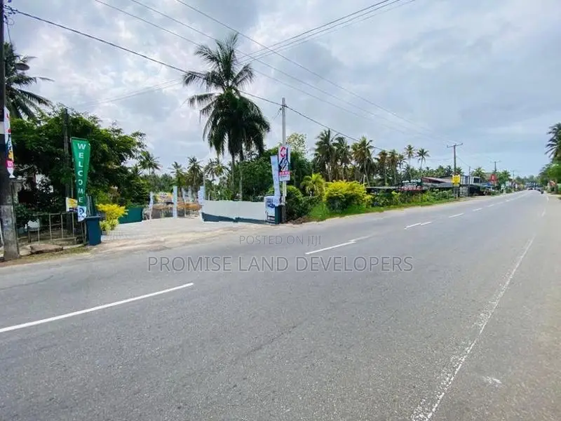 Land for Sale in Wadduwa Coastline C33