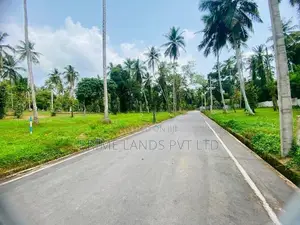 Land in Kandana