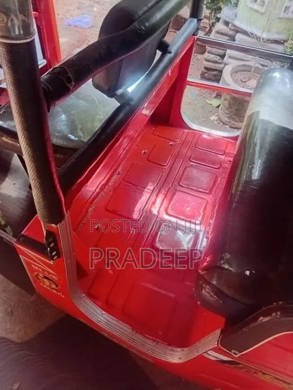 Bajaj RE 2006