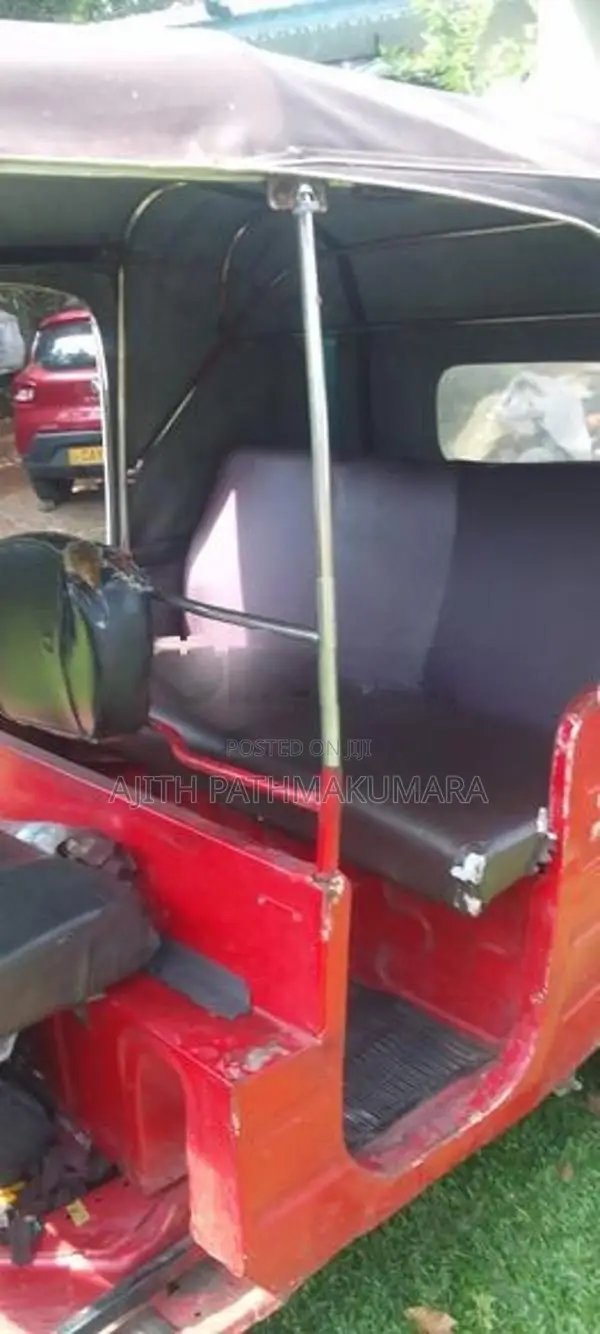 Bajaj RE 4 stroke 2015