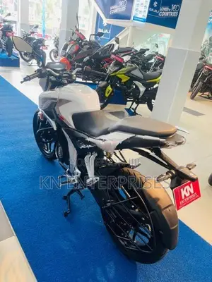 Bajaj Pulsar N160 Premium 2026