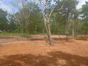 කොග්ගල වැව ලඟින් ඉඩම්