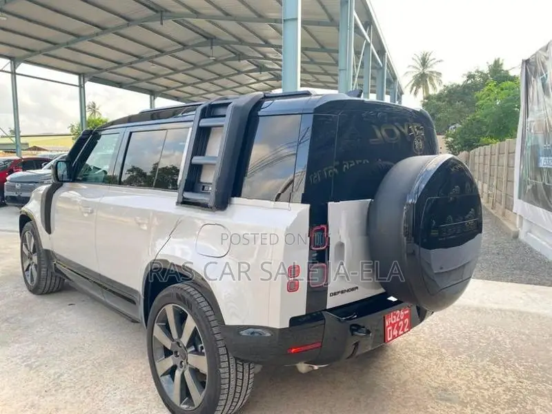 Land Rover Defender Off-Road Package 2026