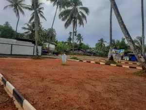 පානදුර වලානෙන් සුපිරි බිම් කොටස් කිහිපයක් N38