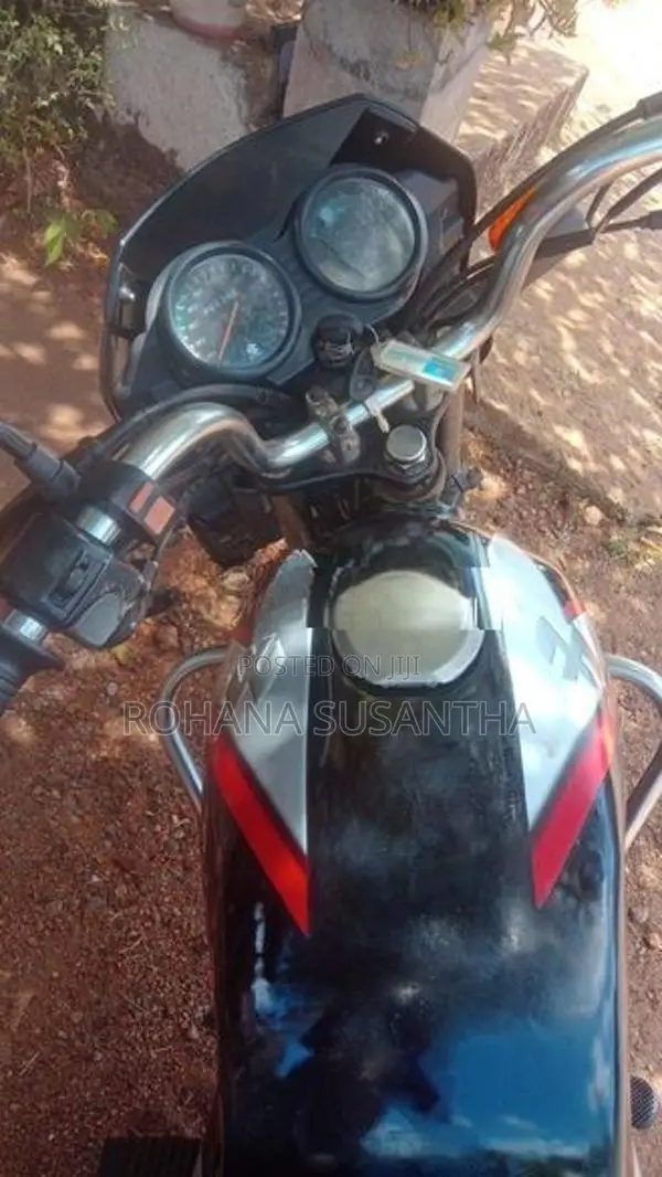 Bajaj CT100 2006