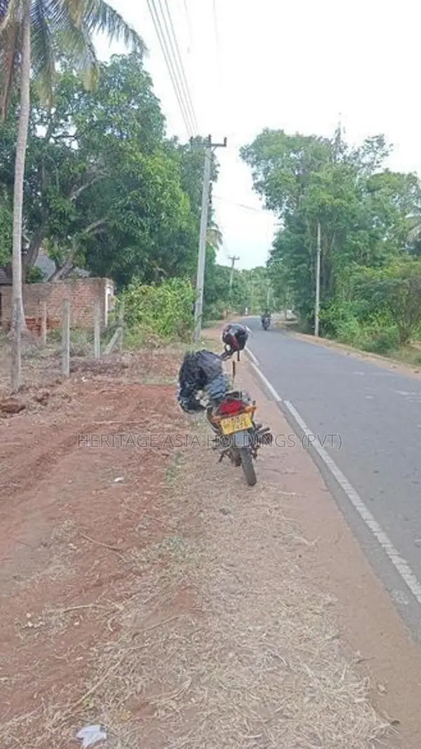 සින්නක්කර බිම් කොටස් අනුරාධපුරයෙන්