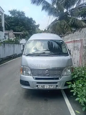 Nissan Caravan E25 2012