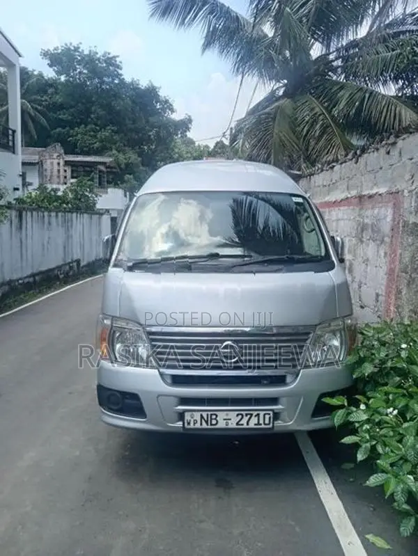 Nissan Caravan E25 2012