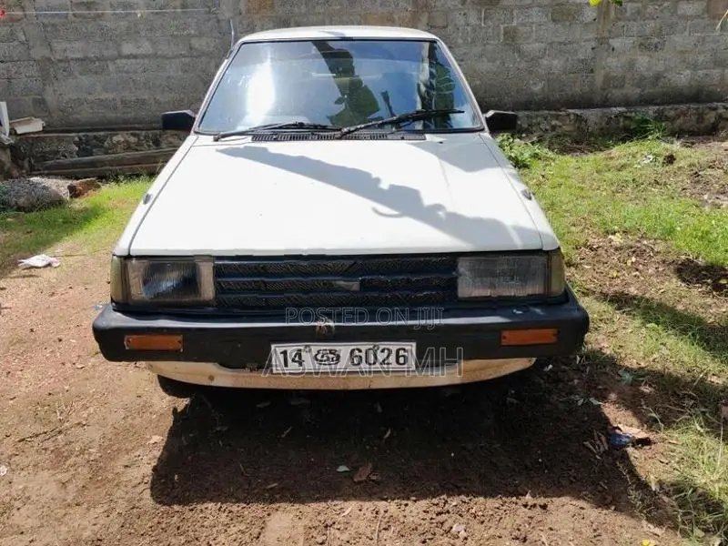 Nissan Sunny HB11 1983