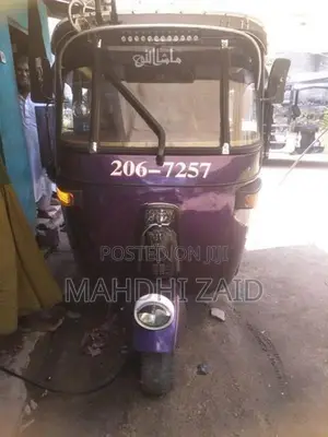 Bajaj RE 2000