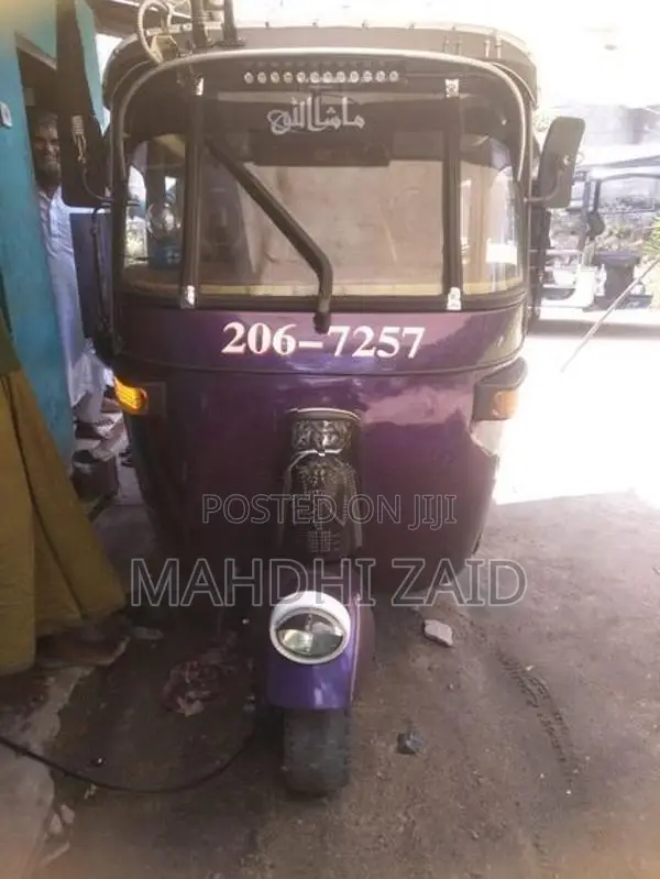 Bajaj RE 2000