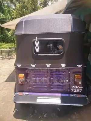 Bajaj RE 2000
